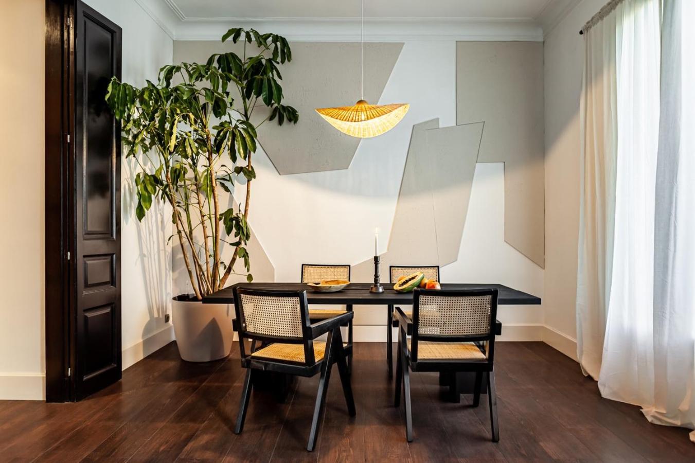 Depok - 2 Bedrooms And Balcony In Eixample Dreta Apartment Barcelona