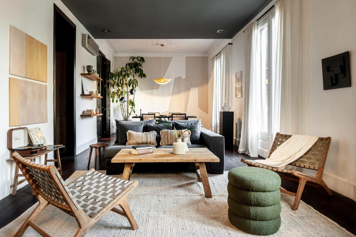 Depok - 2 Bedrooms And Balcony In Eixample Dreta Apartment
